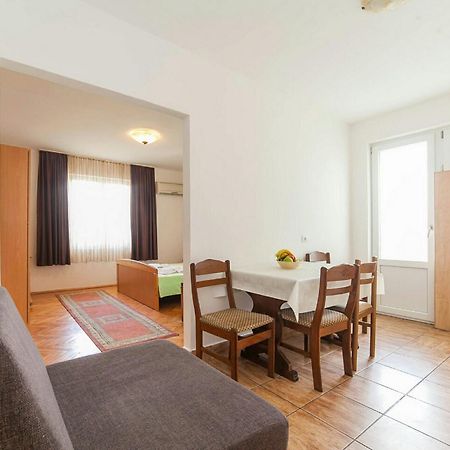 Hana Accommodation Ilha Sveti Stefan Quarto foto